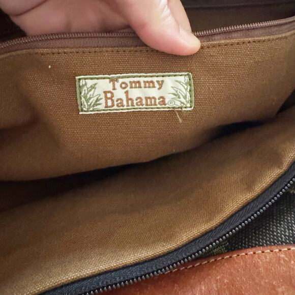 TOMMY BAHAMA CUTE "PALM TREE CLUTCH PURSE" Needlepoint Leather Tote - Picture 5 of 7